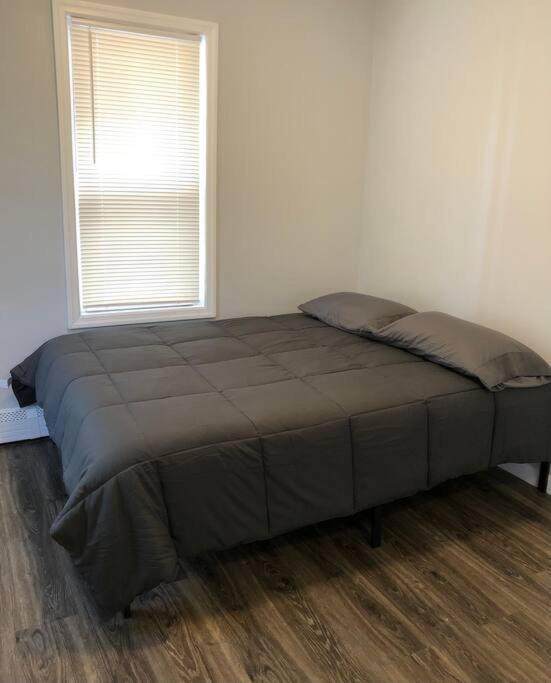 Private 2-Bedroom With Free Parking And Direct Bus To Nyc Manhattan Only 2 Blocks Away Linden Exteriér fotografie