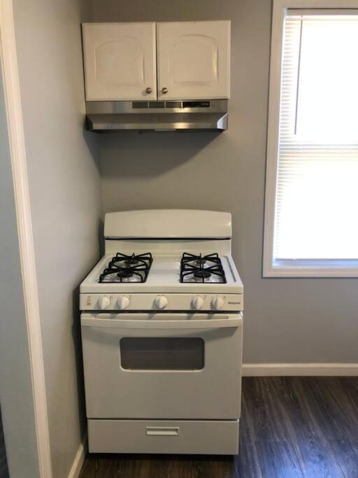 Private 2-Bedroom With Free Parking And Direct Bus To Nyc Manhattan Only 2 Blocks Away Linden Exteriér fotografie