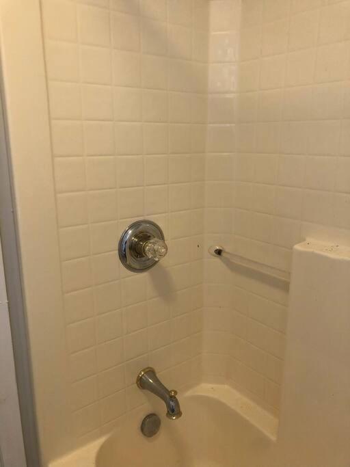 Private 2-Bedroom With Free Parking And Direct Bus To Nyc Manhattan Only 2 Blocks Away Linden Exteriér fotografie